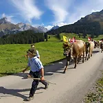 Next To Titlis Station Apartment